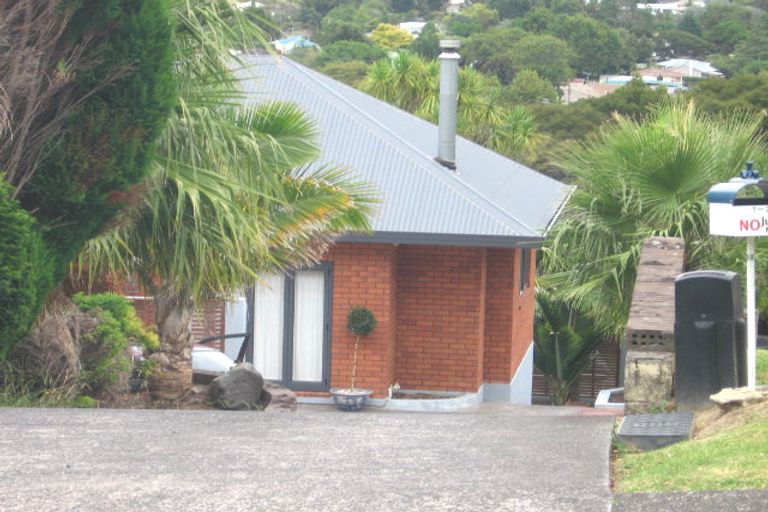 Photo of property in 2/25 Brunton Place, Glenfield, Auckland, 0629