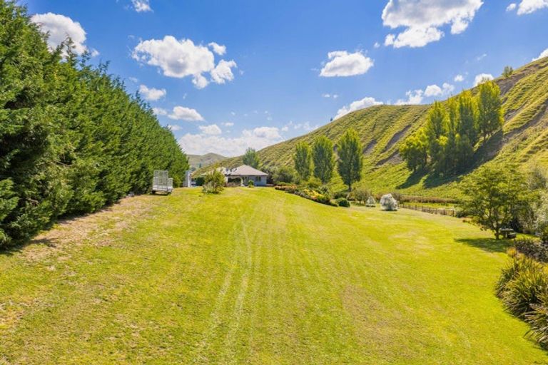 Photo of property in 1127 Pourerere Road, Omakere, Waipawa, 4271
