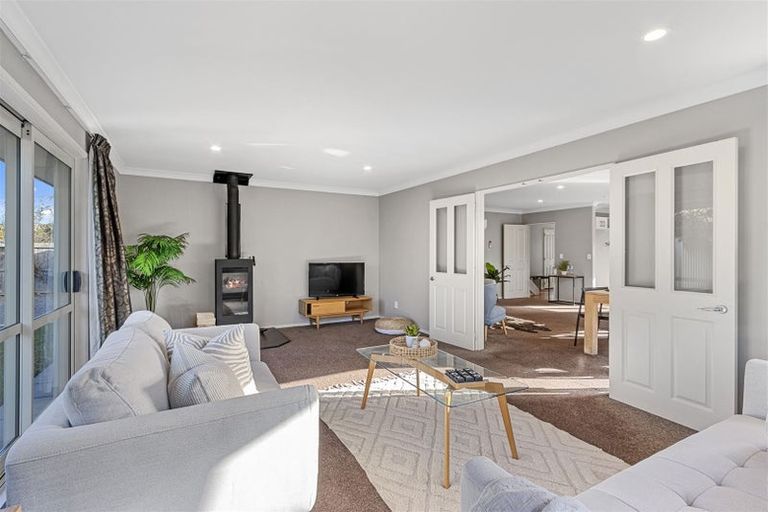 Photo of property in 15 Dinglebay Place, Casebrook, Christchurch, 8051