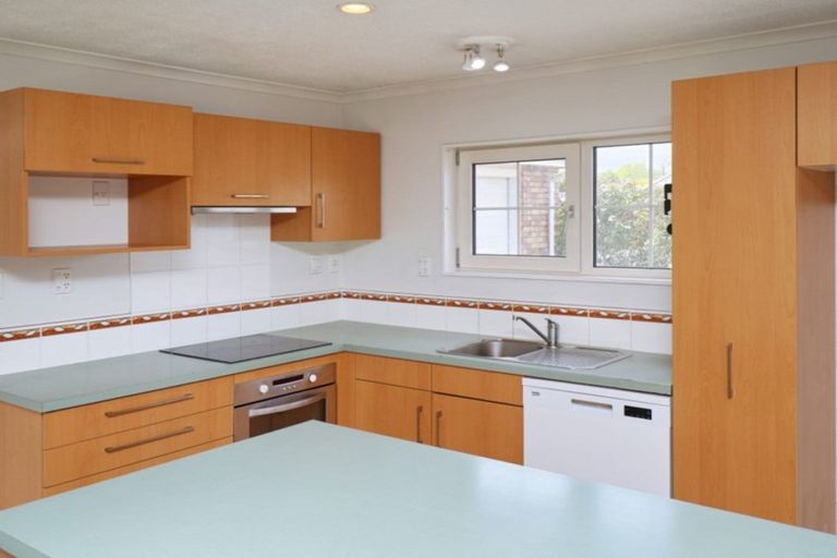 Photo of property in 35 Beauford Place, Parklands, Christchurch, 8083