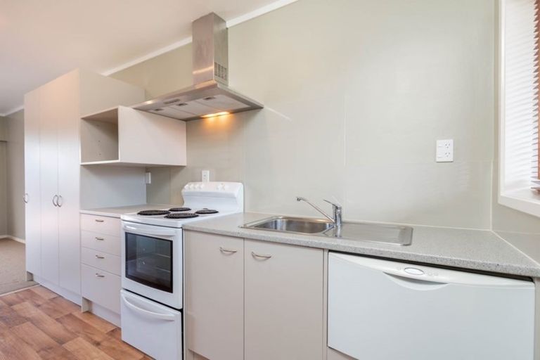 Photo of property in 8/14 Willerton Avenue, New Lynn, Auckland, 0600