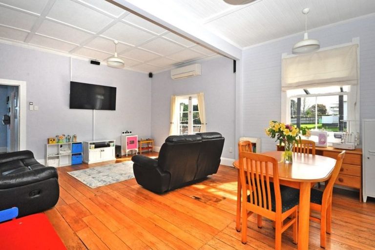 Photo of property in 23 View Road, Waiuku, 2123