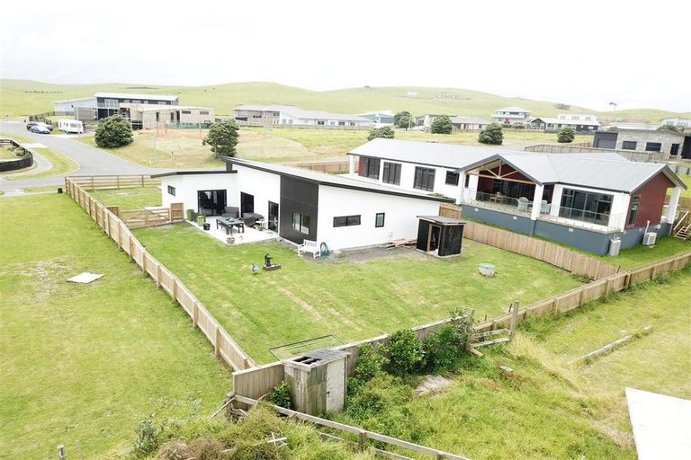 Photo of property in 43 Sunset Drive, Baylys Beach, Dargaville, 0377