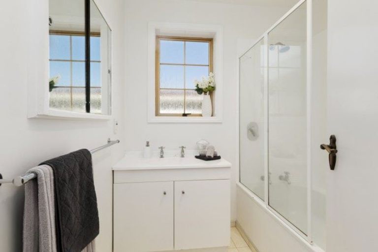 Photo of property in 51a Ludlam Crescent, Woburn, Lower Hutt, 5010