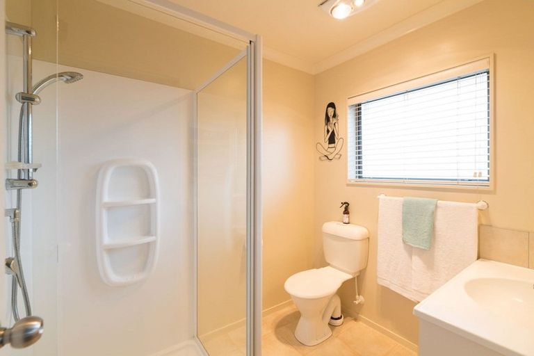 Photo of property in 61 Oteki Park Drive, Welcome Bay, Tauranga, 3112