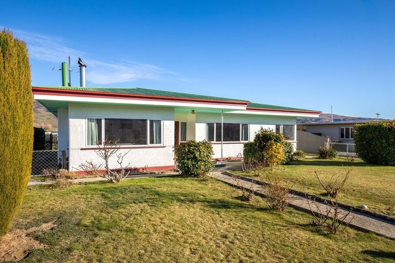 Photo of property in 301 Roxburgh Road East, Roxburgh East, Roxburgh, 9571