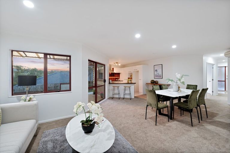 Photo of property in 3 Fleetwood Drive, Henderson, Auckland, 0612