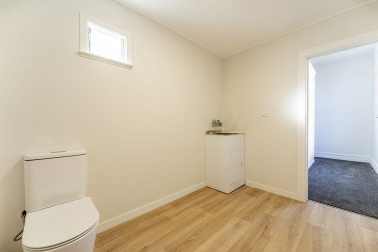 Photo of property in 92-98 High Street, Waimate, 7924