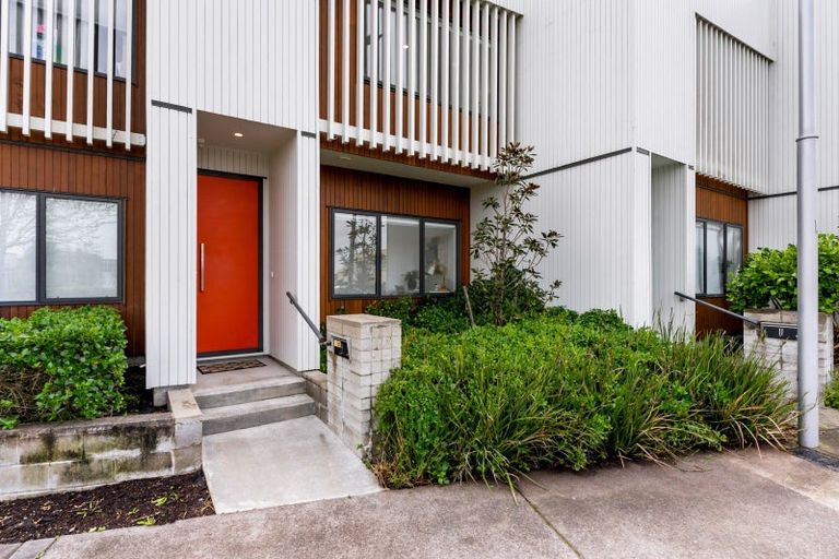 Photo of property in 9 Hudson Bay Road, Hobsonville, Auckland, 0616