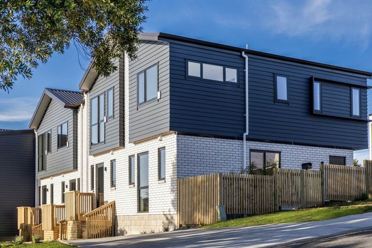 Photo of property in 3/21 Hetherington Road, Ranui, Auckland, 0612