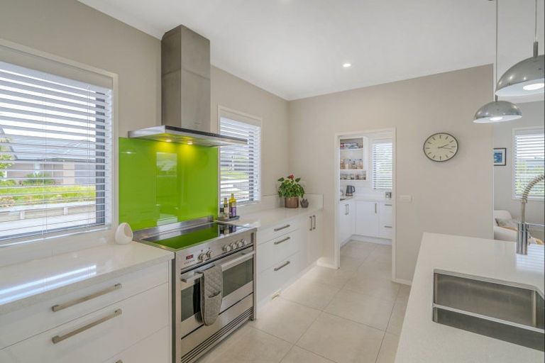 Photo of property in 3 Roseberry Place, Whitianga, 3510