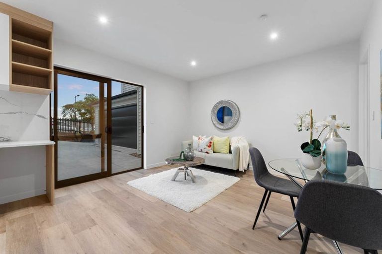 Photo of property in 14 Bela Vista Boulevard, Swanson, Auckland, 0614