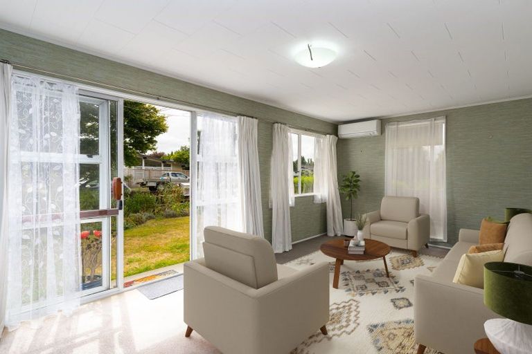 Photo of property in 15a Reading Street, Greytown, 5712