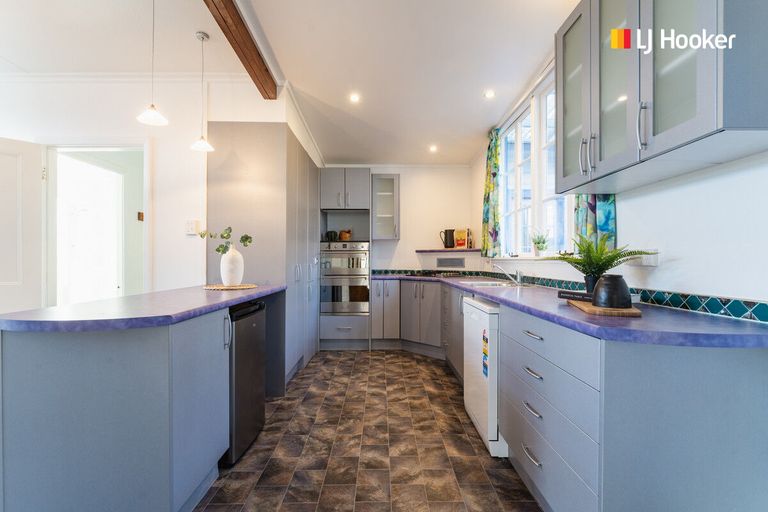 Photo of property in 6 Marion Street, Macandrew Bay, Dunedin, 9014