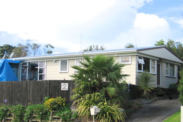 Photo of property in 2 Gilshennan Valley, Red Beach, 0932