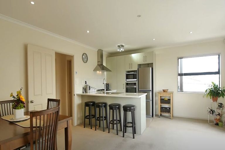 Photo of property in 10 Bonny Crescent, Massey, Auckland, 0614