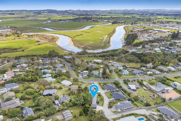 Photo of property in 4 St Julia Court, Helensville, 0800