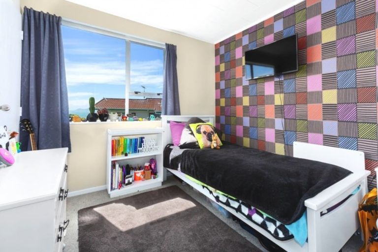 Photo of property in 73 Sea Vista Drive, Pukerua Bay, 5026