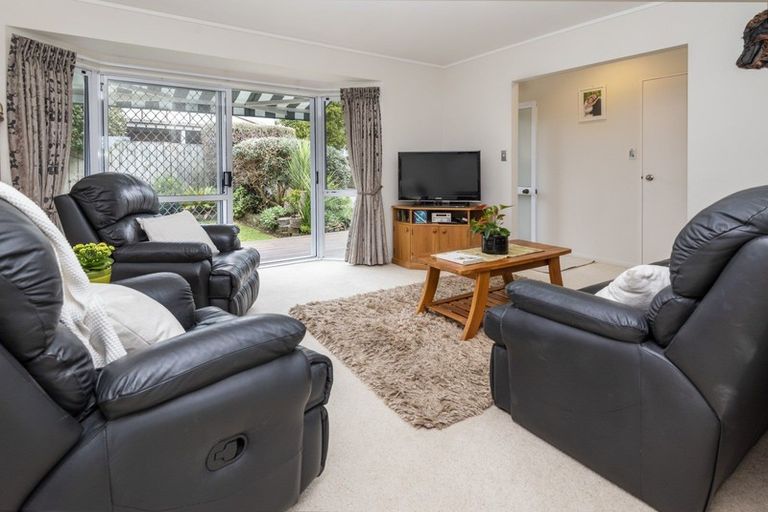 Photo of property in 39b Portadown Avenue, Pakuranga Heights, Auckland, 2010