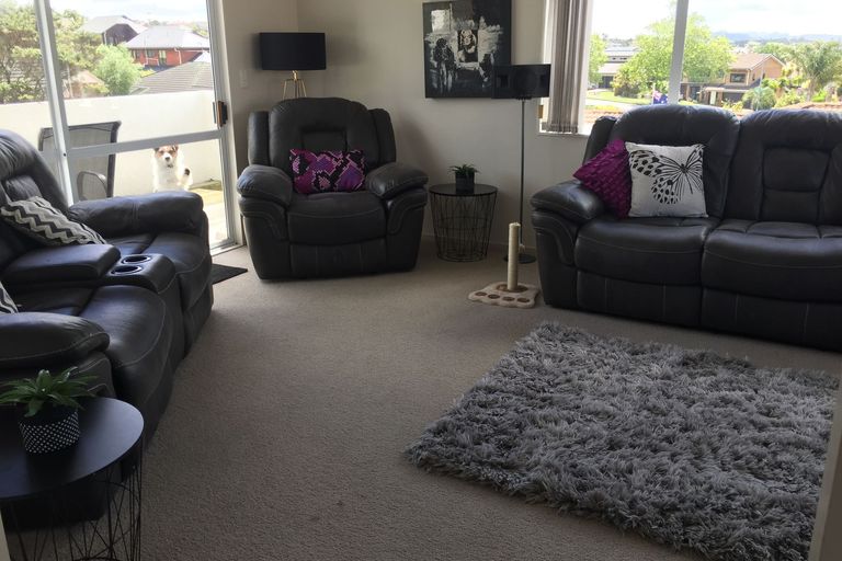 Photo of property in 51 Westpark Drive, West Harbour, Auckland, 0618