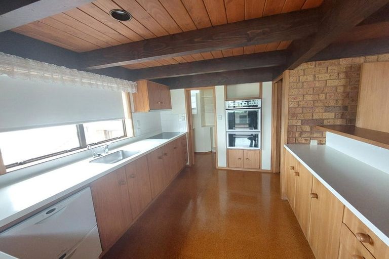 Photo of property in 8 Beach Road, Mellons Bay, Auckland, 2014