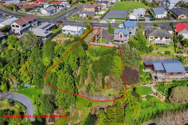 Photo of property in 132 Heta Road, Highlands Park, New Plymouth, 4312
