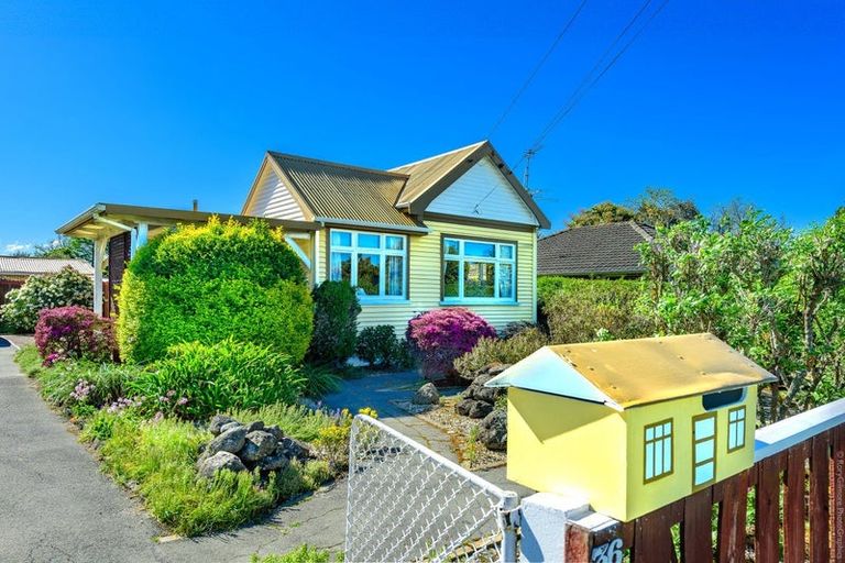 Photo of property in 36 Aorangi Road, Bryndwr, Christchurch, 8053