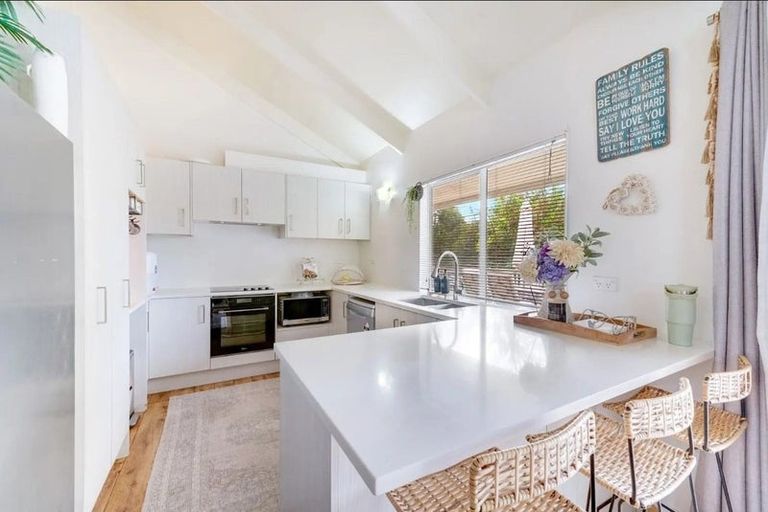 Photo of property in 65 Golding Road, Pukekohe, 2677