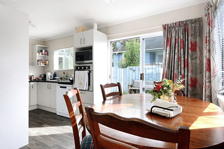 Photo of property in 24c Huia Avenue, Forest Lake, Hamilton, 3200