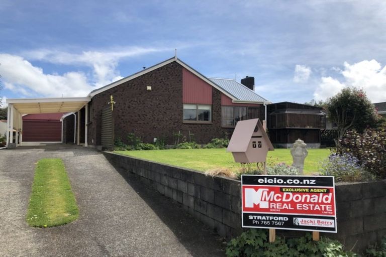 Photo of property in 77 Cressida Avenue, Stratford, 4332