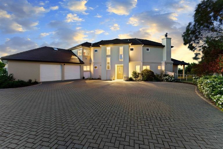 Photo of property in 18 Bearing West Court, Paraparaumu, 5032