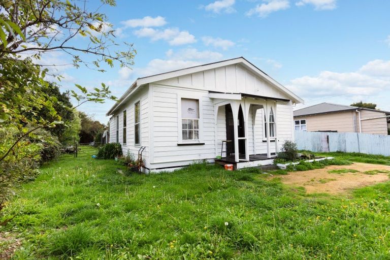 Photo of property in 21 Atkinson Street, Woodville, 4920