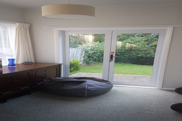 Photo of property in 30 Lincoln Avenue, Tawa, Wellington, 5028