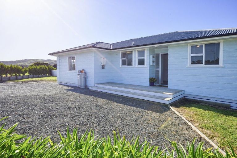 Photo of property in 4 Waihinahina Way, Mahia, 4198