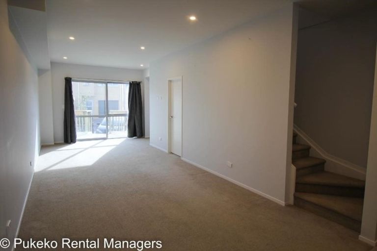 Photo of property in 26/11 Ray Small Drive, Papakura, 2110