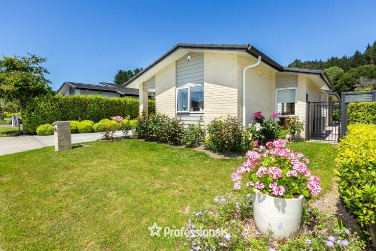 Photo of property in 13 Somerby Mews, Silverstream, Upper Hutt, 5019