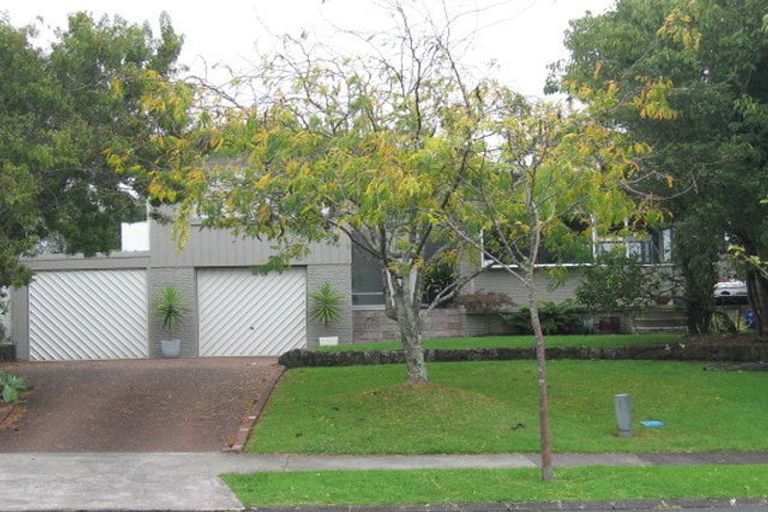 Photo of property in 73 Fisher Parade, Sunnyhills, Auckland, 2010