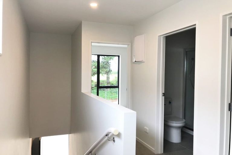 Photo of property in 12 Whai Hua Lane, Mangere Bridge, Auckland, 2022