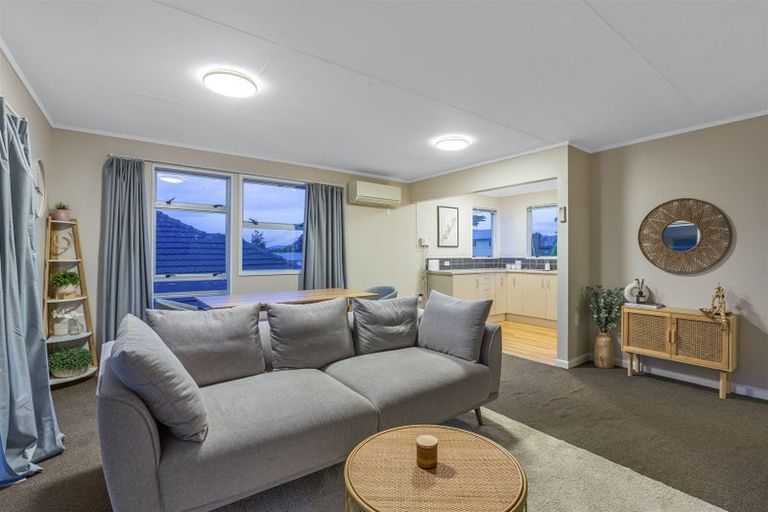 Photo of property in 66 Sievers Grove, Cannons Creek, Porirua, 5024