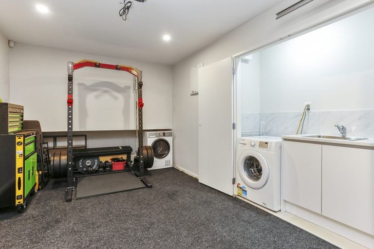 Photo of property in 21d Cherry Tree Place, Massey, Auckland, 0614