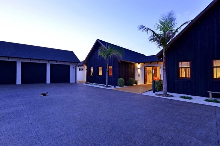 Photo of property in 5a The Prom, Coatesville, Albany, 0793