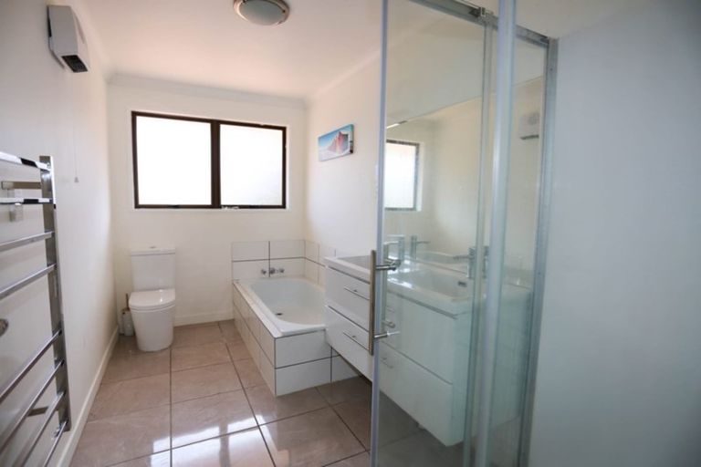 Photo of property in 6 Holmcroft Court, Cracroft, Christchurch, 8022