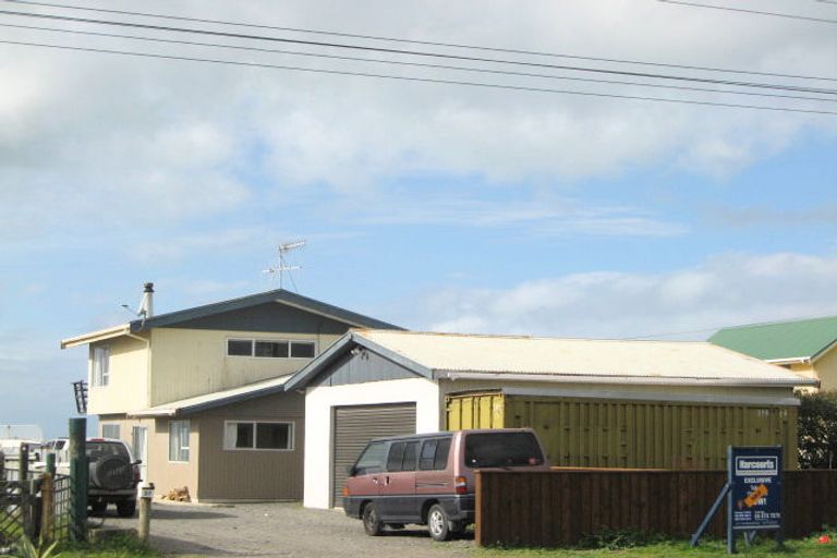 Photo of property in 37 Clifton Road, Haumoana, 4102