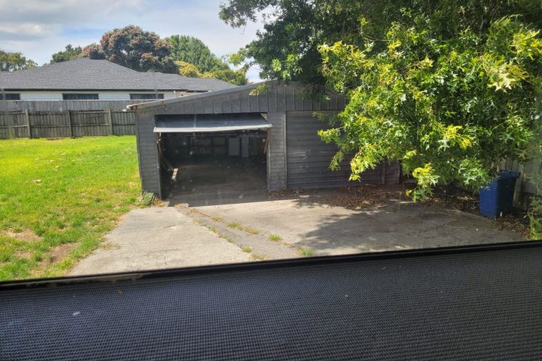 Photo of property in 43 Rathgar Road, Henderson, Auckland, 0610