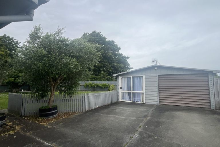 Photo of property in 6 Radnor Place, Highbury, Palmerston North, 4412