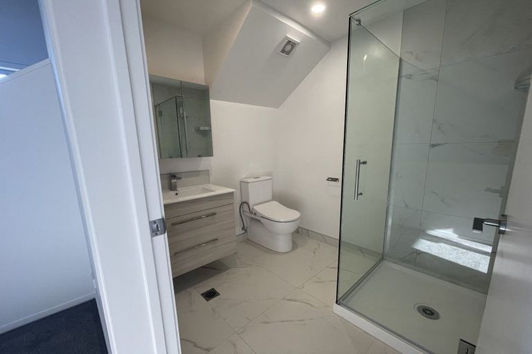 Photo of property in 8/19 Karamu Street, Te Atatu Peninsula, Auckland, 0610