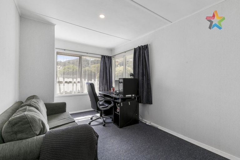 Photo of property in 195 Waddington Drive, Naenae, Lower Hutt, 5011