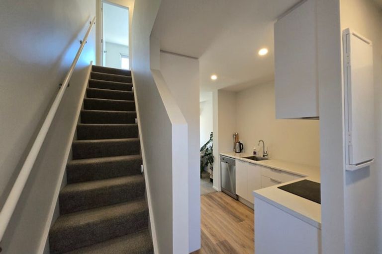 Photo of property in 5 Mcgrath Way, Taita, Lower Hutt, 5011