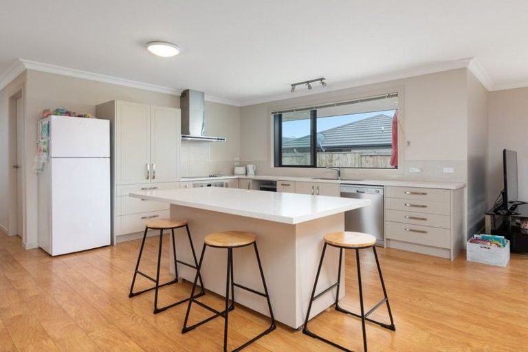 Photo of property in 15 Kanono Close, Papamoa Beach, Papamoa, 3118