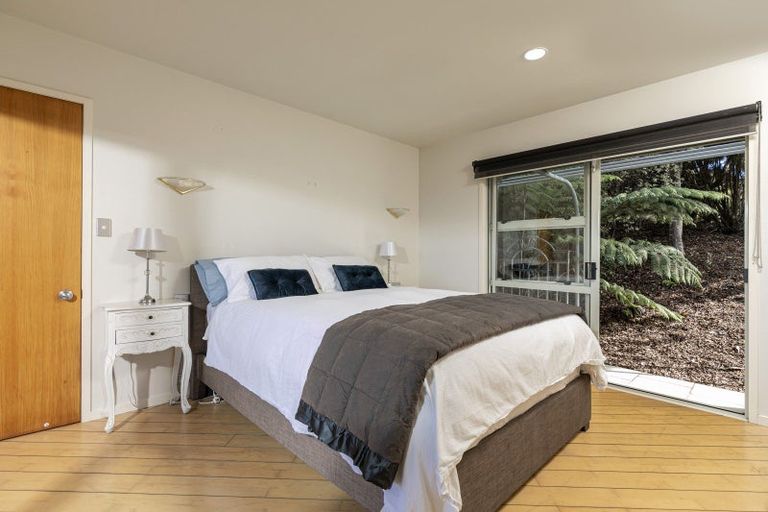 Photo of property in 32 Te Araroa Drive, Paremoremo, Auckland, 0632